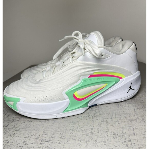Athletic_Shoes